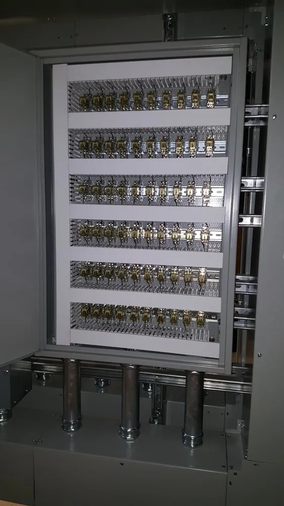 Slide of CRUZ Electric Services