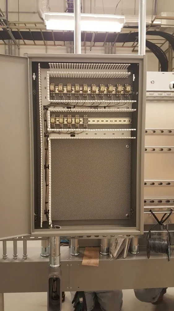 Slide of CRUZ Electric Services