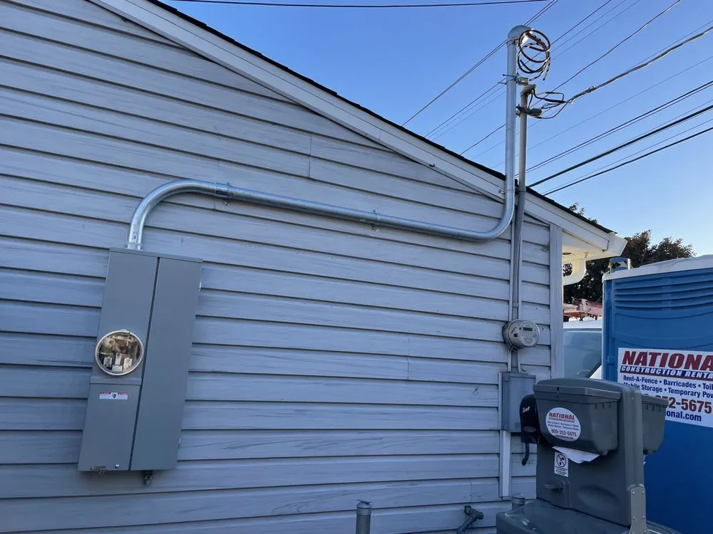 Slide of Cruz Electrical