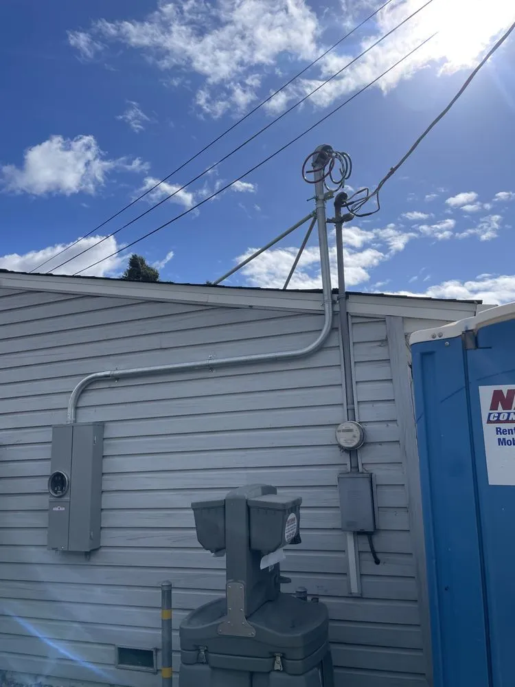 Slide of Cruz Electrical