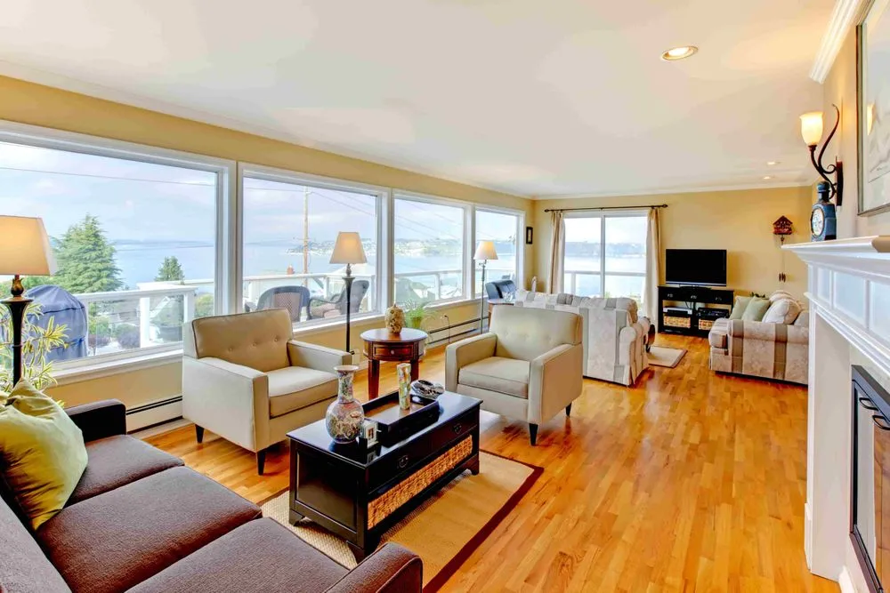 Slide of Cullen Custom Design