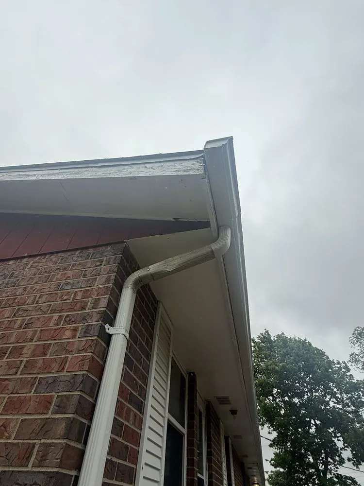 Licensed electrician providing electrical repair in ,