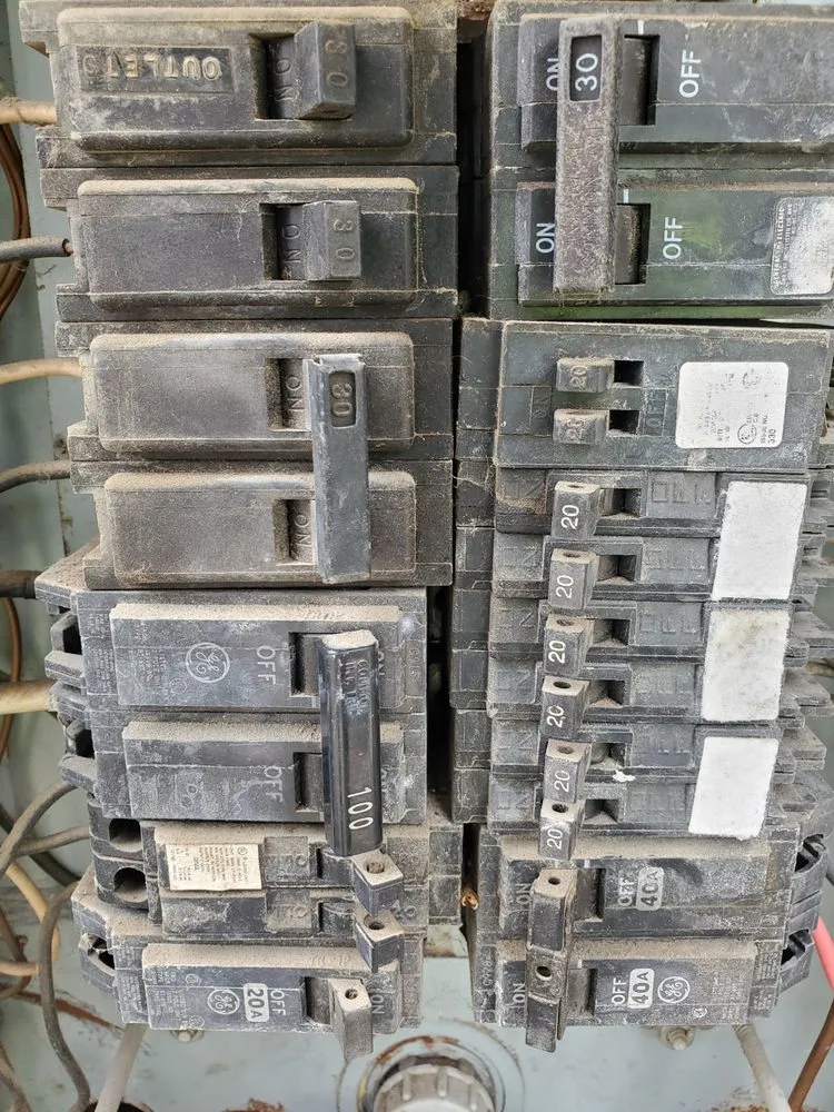 Slide of Curren Electrical Services