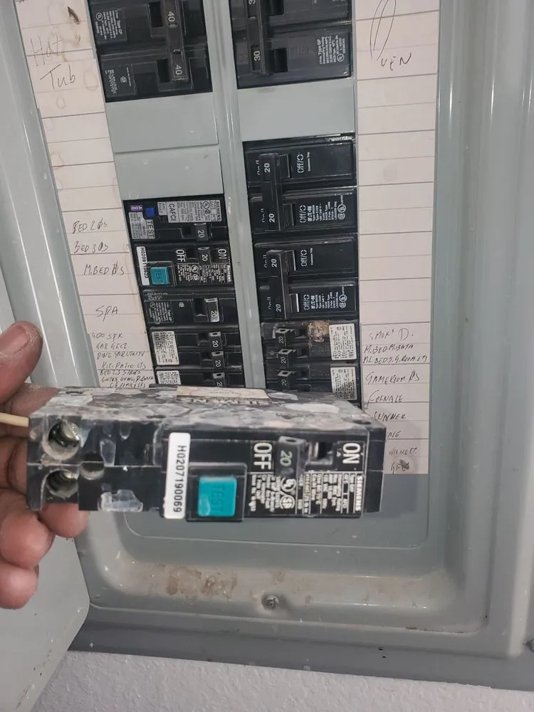 Slide of Curren Electrical Services