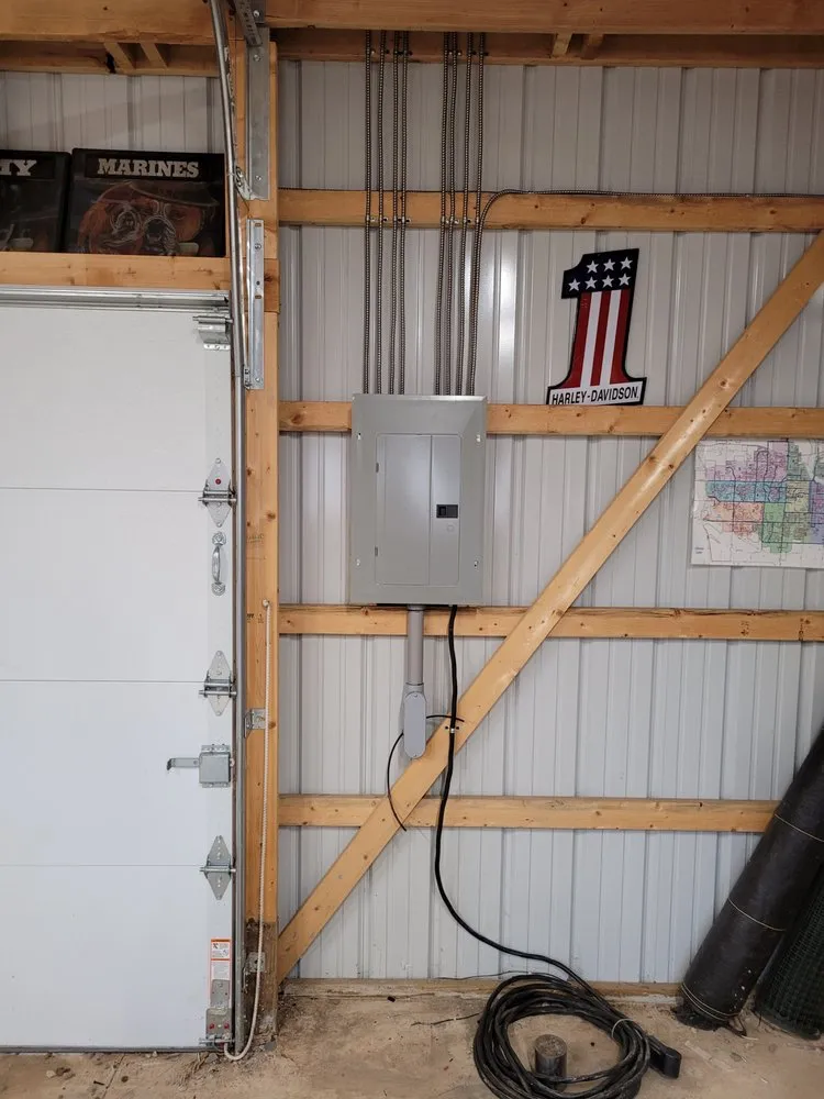 Licensed electrician providing outlet and switch repair in , 