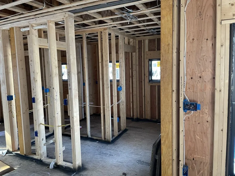 Slide of Curtis Capra Electrician