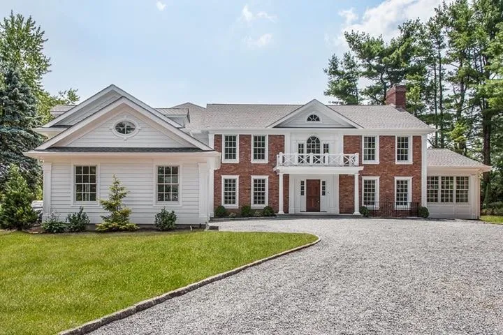 Trusted electrician providing circuit breaker repair in , 