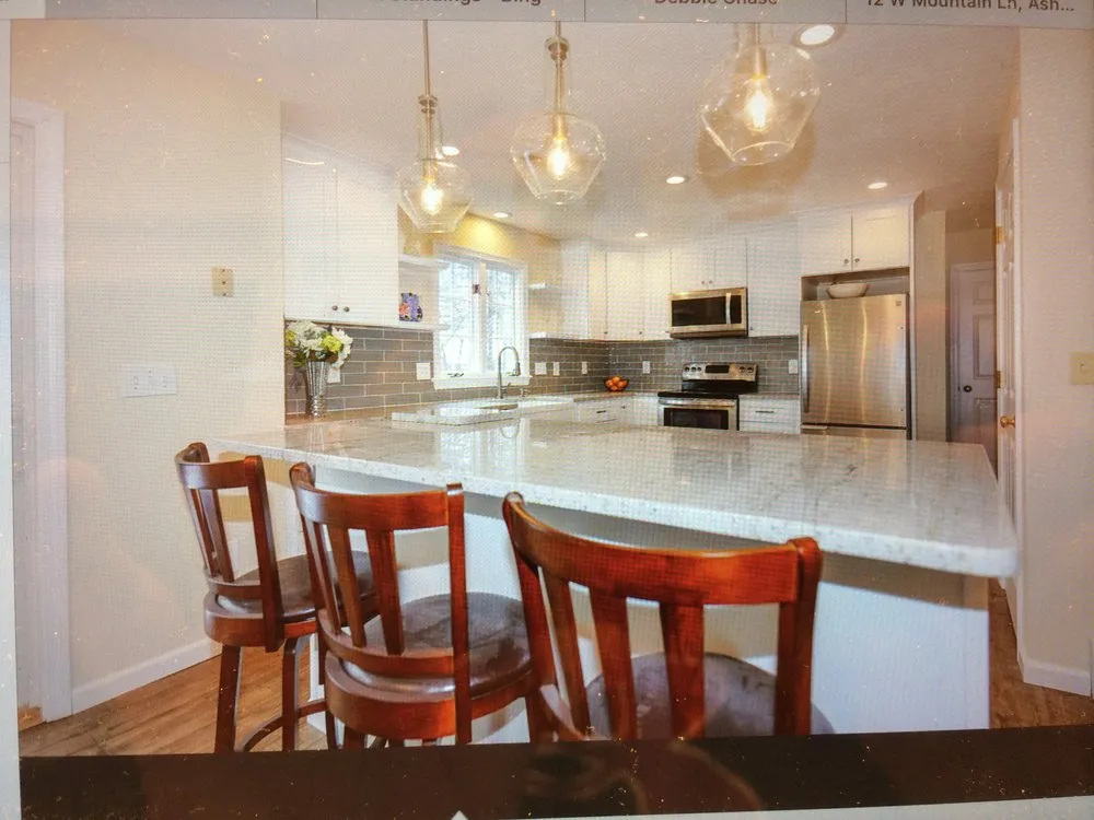 Emergency electrician providing emergency electrical service in ,