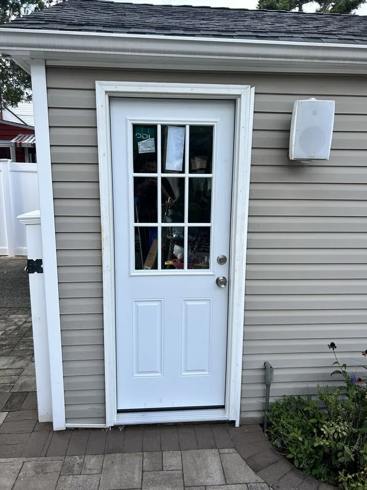 Slide of Custom design and Contracting