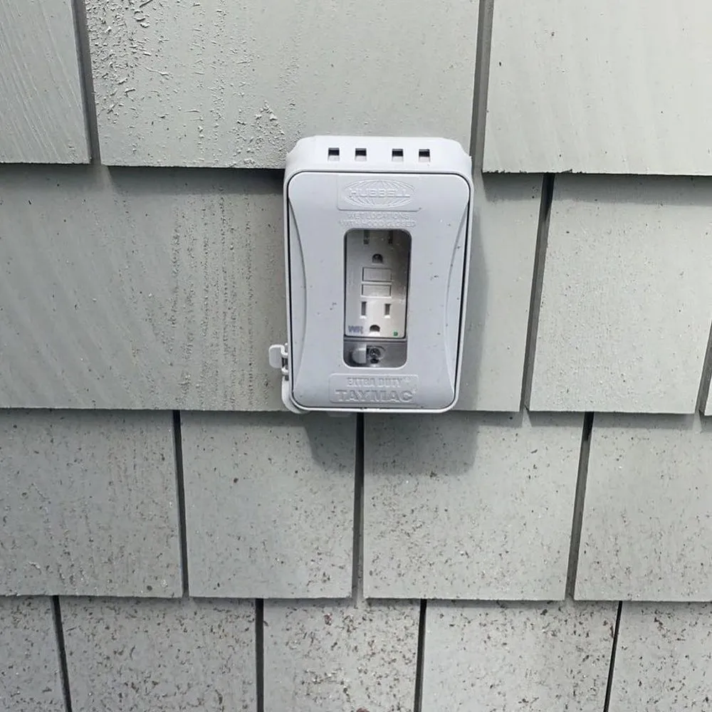 Slide of Cyber Master Electrician