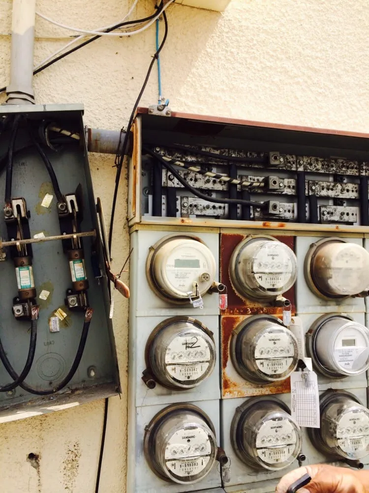 Slide of Cyclops Electric