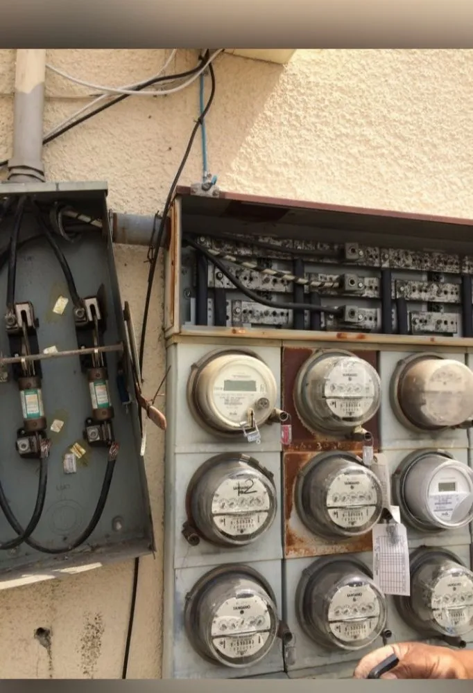 Slide of Cyclops Electric