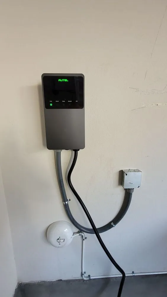 Reliable electrician providing lighting installation in , 