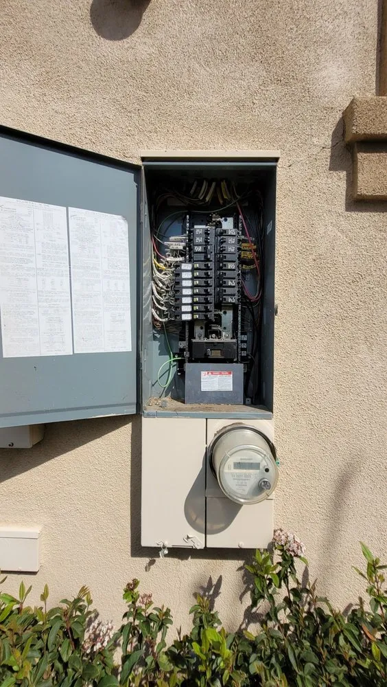 Slide of CZ Electric Licensed Electrical Contractor