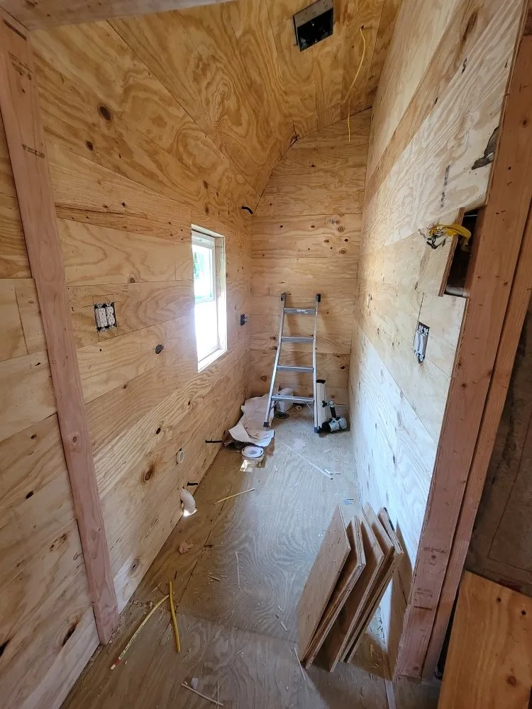 Emergency electrician providing panel upgrade in , 