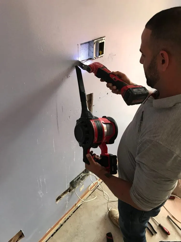 Slide of D & D Electrical Contractor