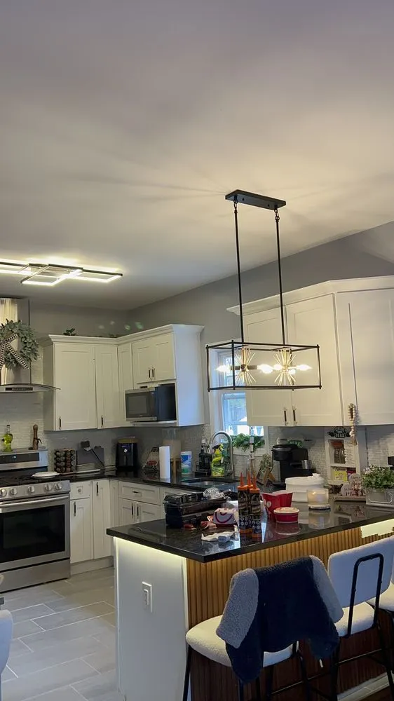 Slide of D & Diaz Electrician