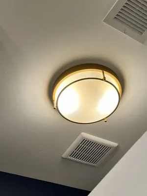 D & Diaz Electrician Logo