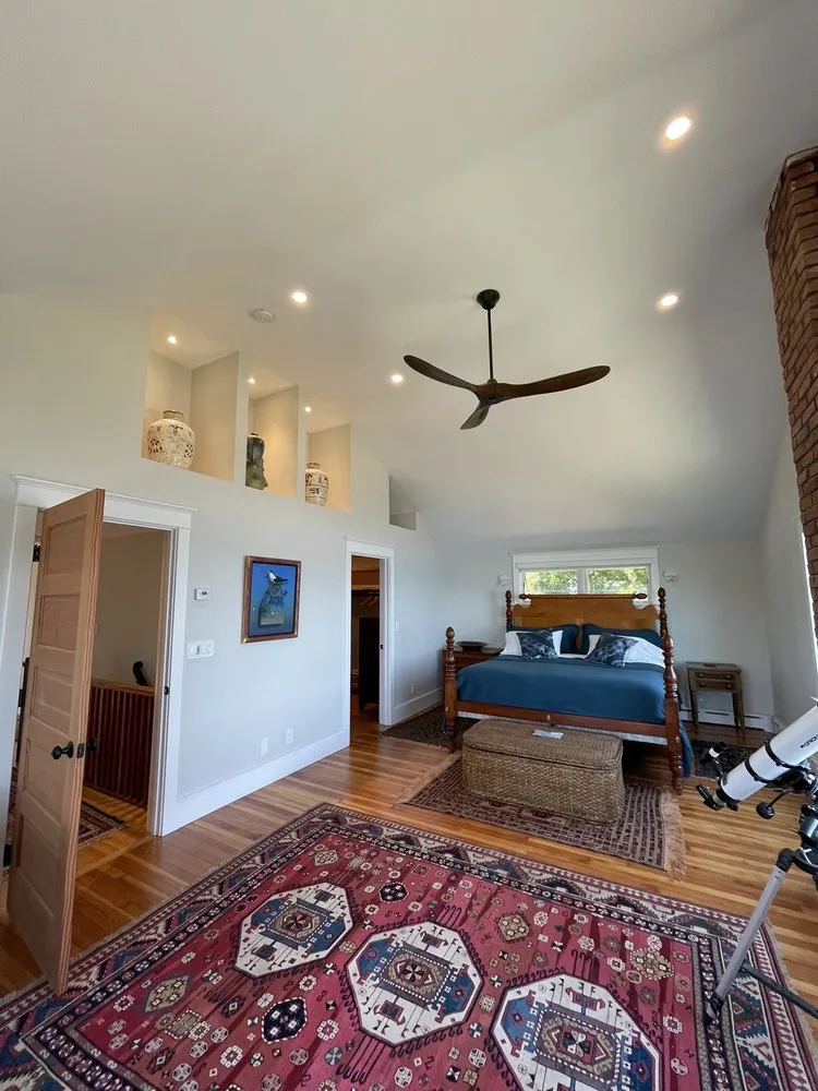 Slide of D & E Electric