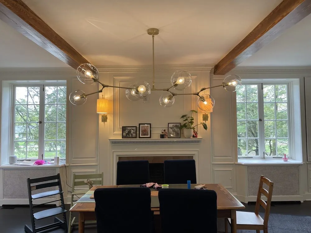 Slide of D & E Electric