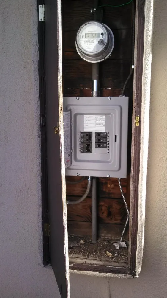 Slide of D & L Electrical