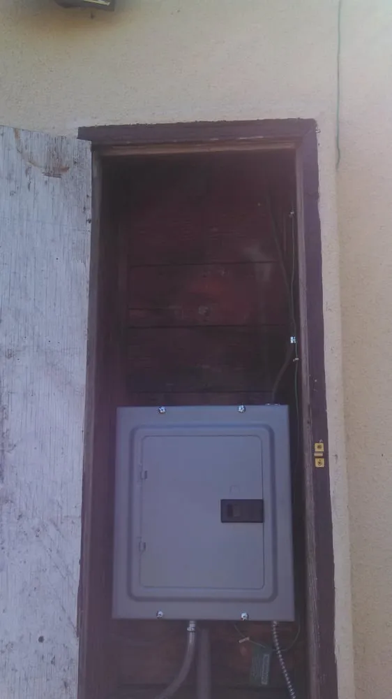 Slide of D & L Electrical