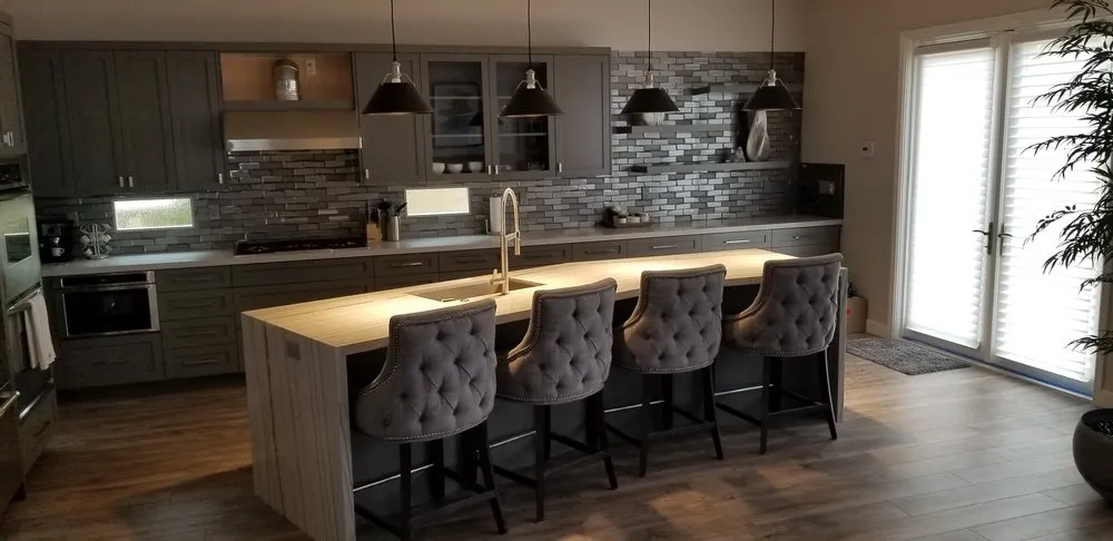 Slide of D & N Electric