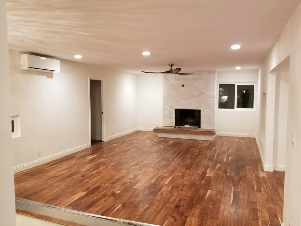 Slide of D & N Electric