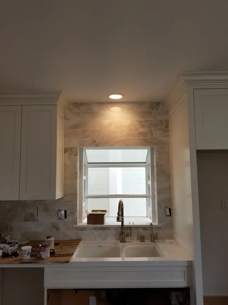 Slide of D & N Electric