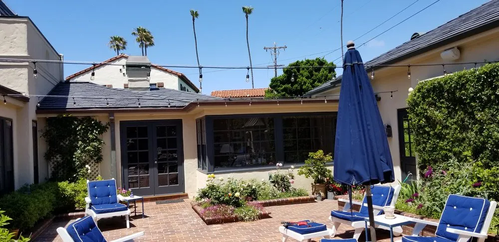 Slide of D & N Electric