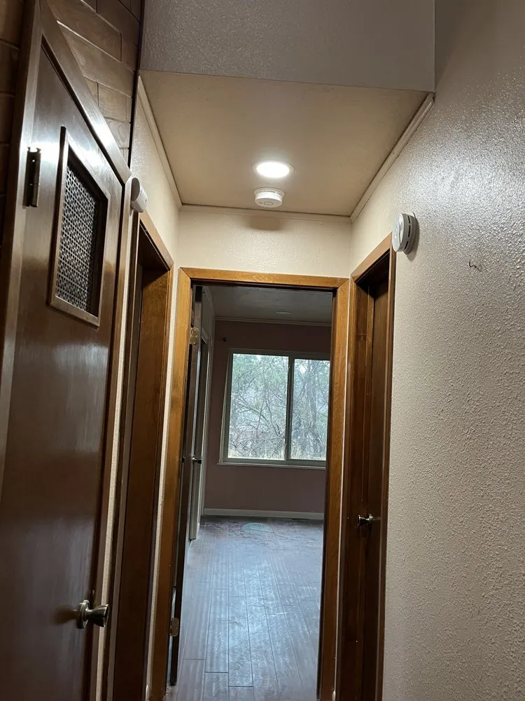 Slide of D and L Walton Electric