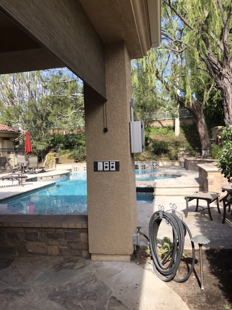 Emergency circuit breaker repair in ,  by D-Bac Lighting and Electric