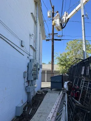 D-Bac Lighting and Electric Logo