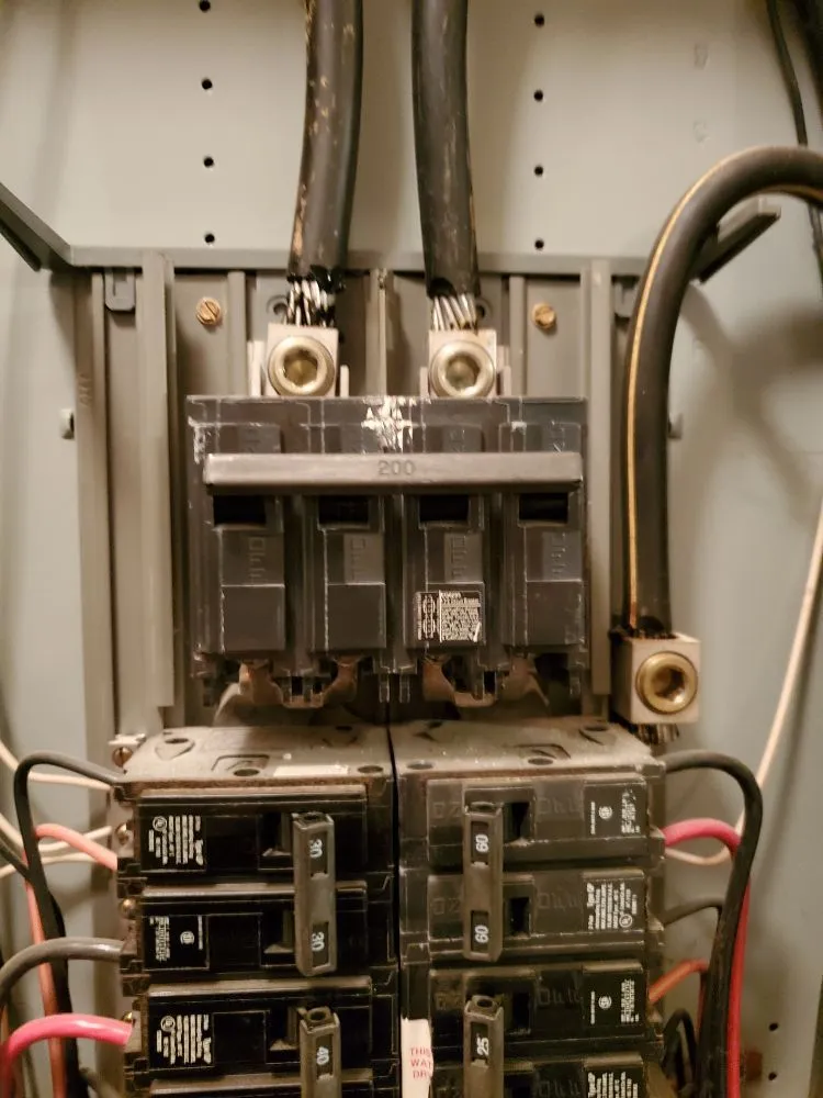Emergency emergency electrical service in Unionville, IN by D Davis Electric