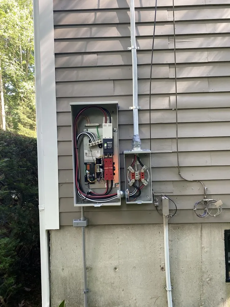 Licensed outlet and switch repair experts serving South Walpole, MA - D E S Systems