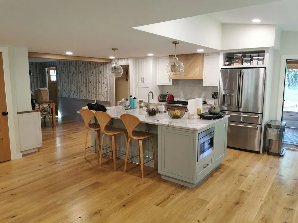 Slide of D Flores Construction