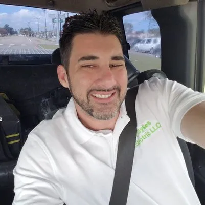 D Sykes Electric Logo