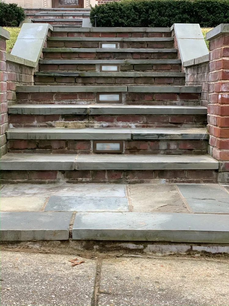 Slide of D&A Electric Services