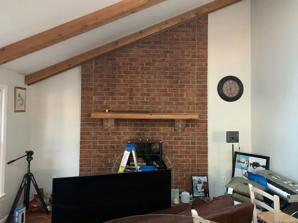 Emergency electrician providing wiring installation in , 