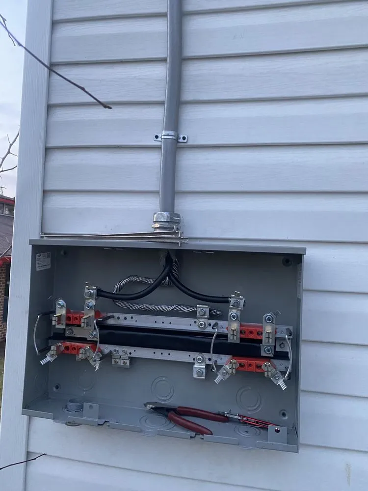 Slide of D&A Electric