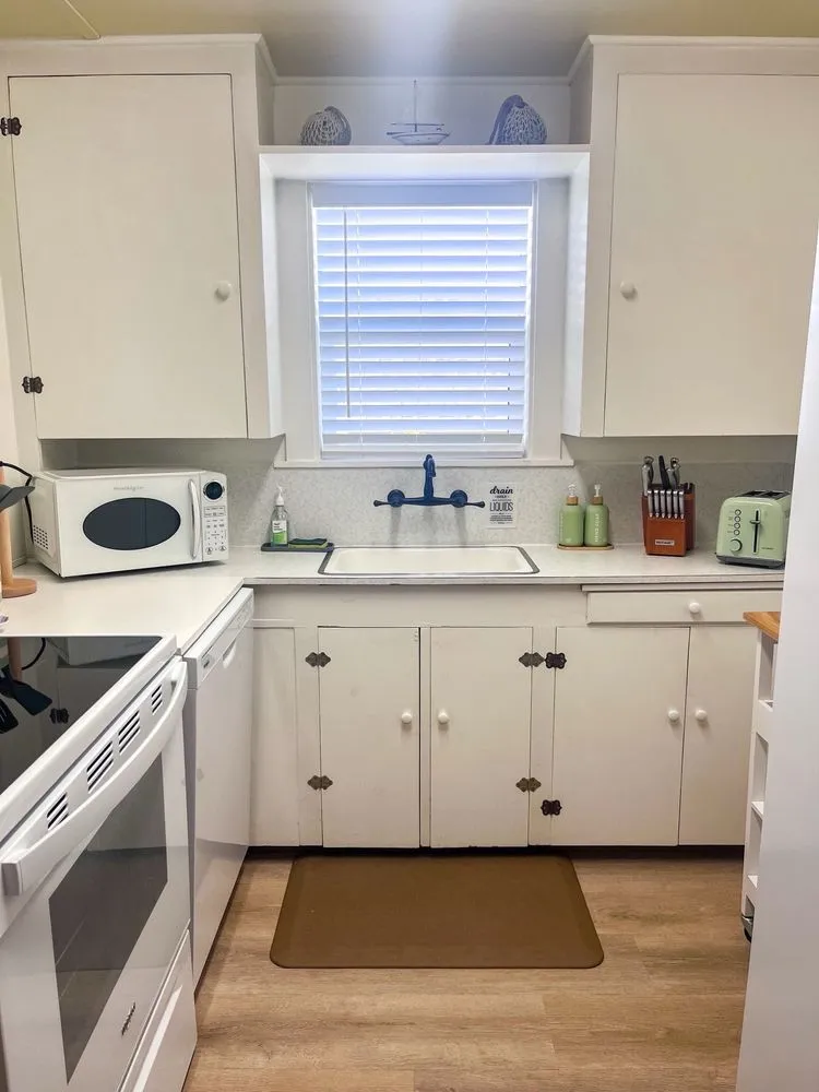 Slide of Dad & Daughter Handyman Service