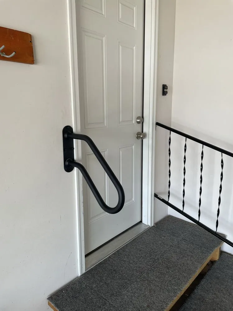 Slide of Dads Handyman Service Of Alton