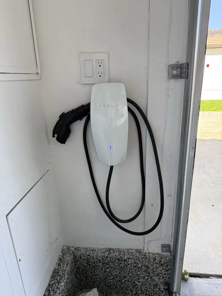 Slide of Dad’s Home Pros