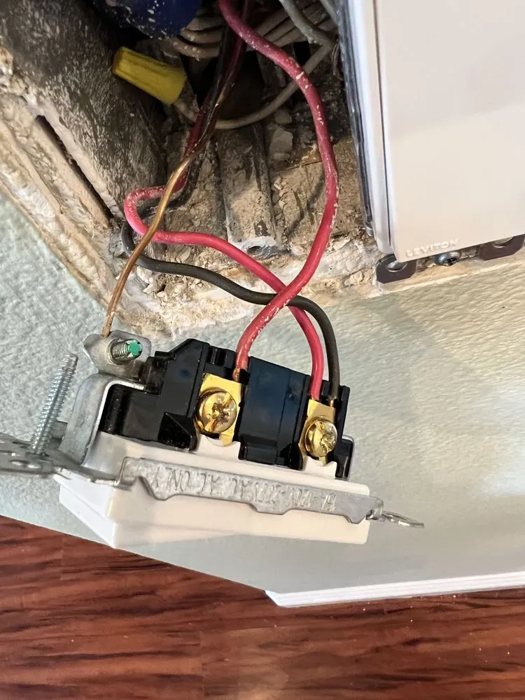 Slide of DaKine Electric