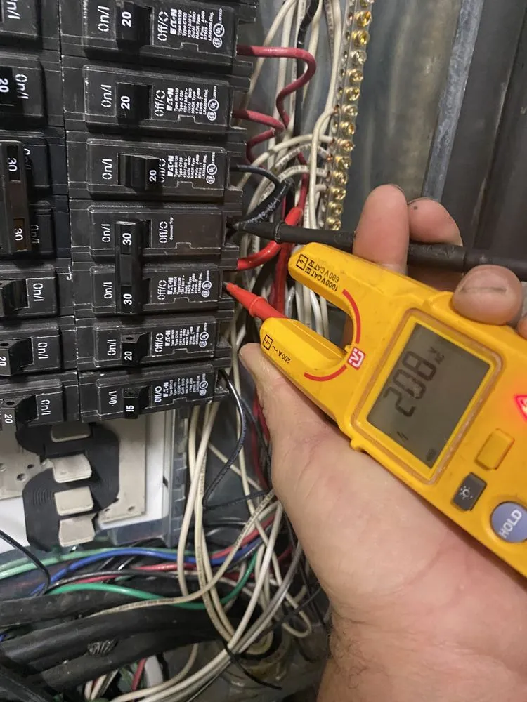 Slide of DaKine Electric