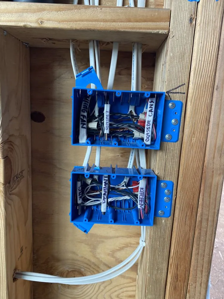 Slide of DaKine Electric