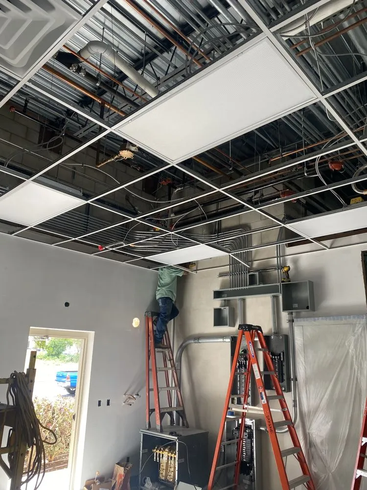 Slide of DaKine Electric