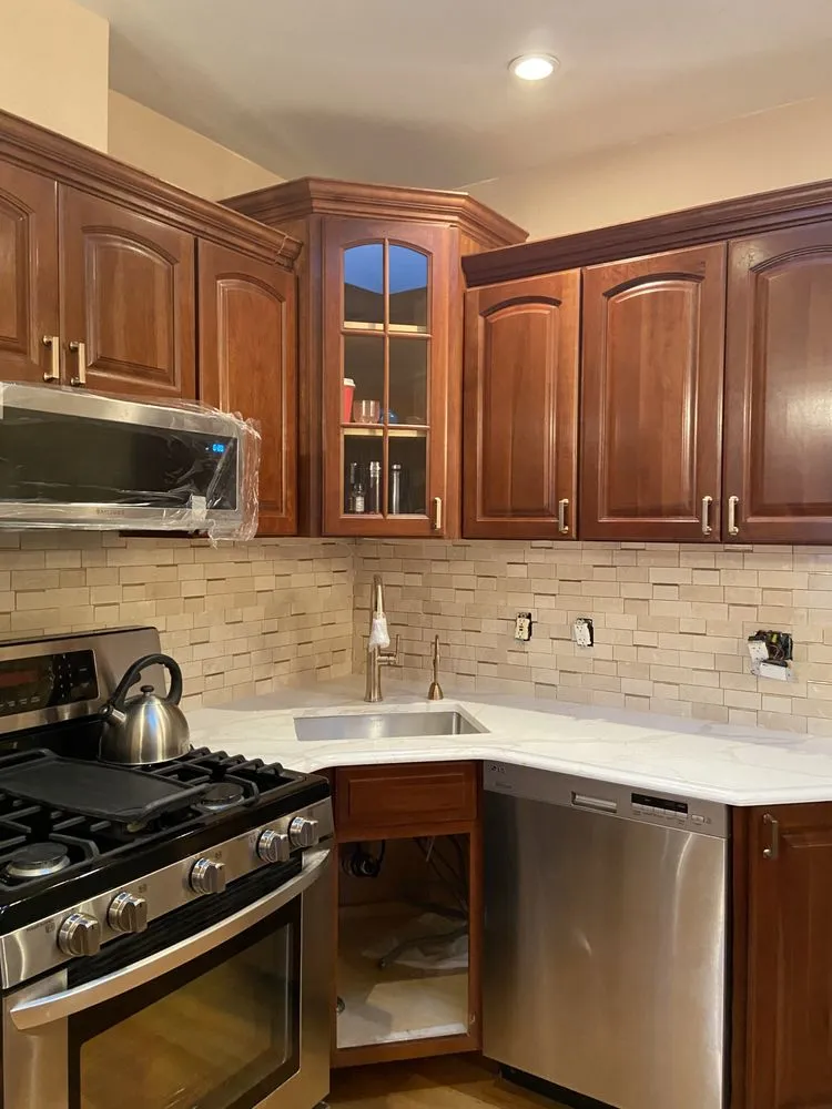 Slide of Dakis Contracting