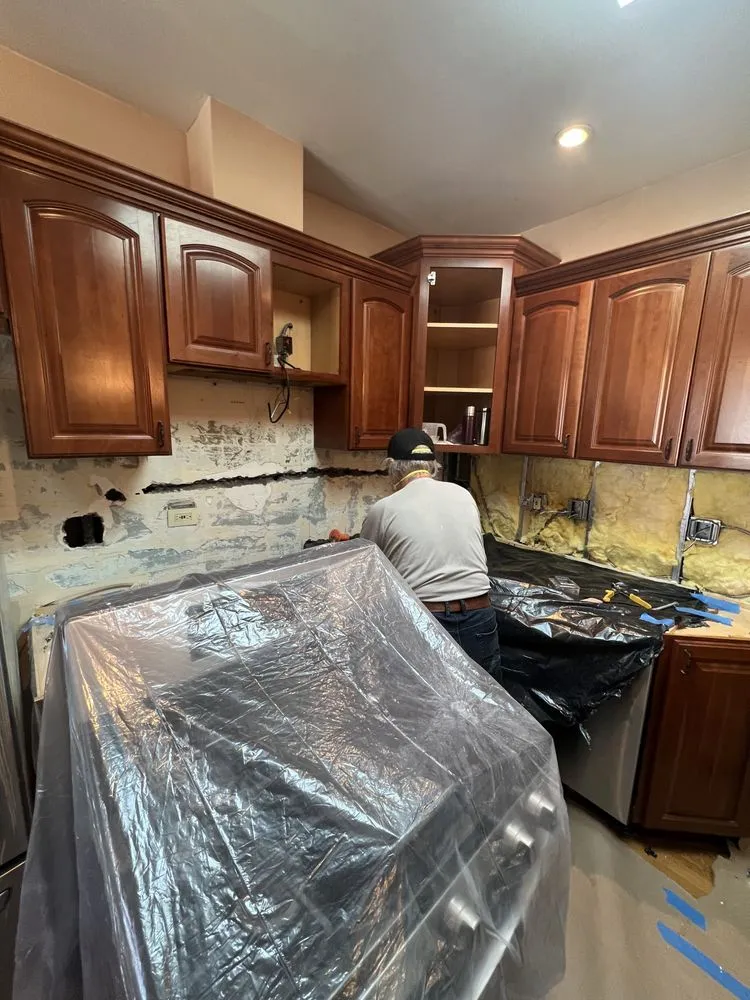 Slide of Dakis Contracting