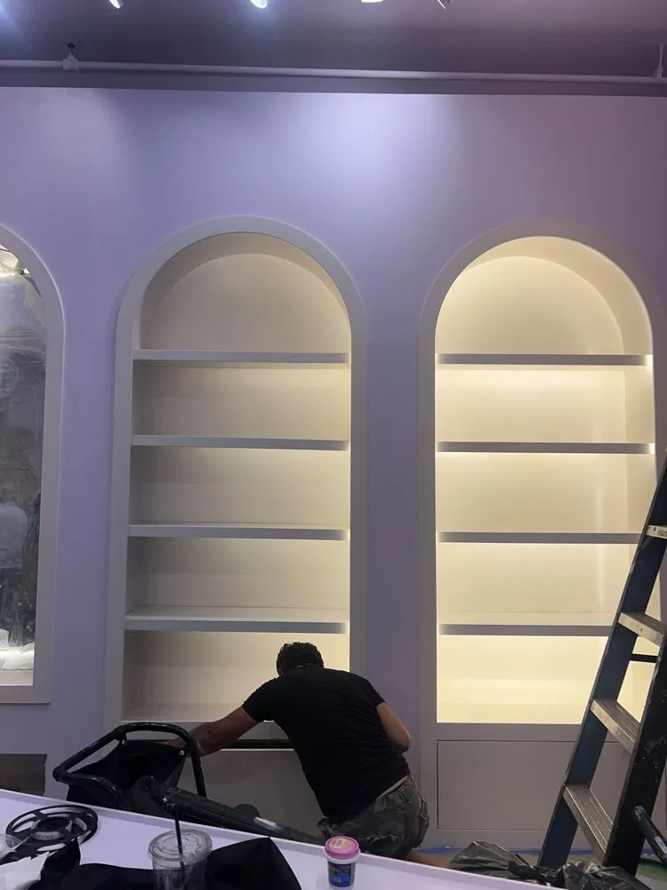 Slide of Dakis Contracting